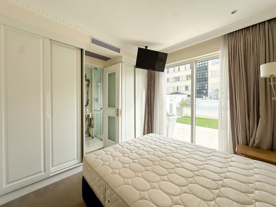 2 Bedroom Property for Sale in Sea Point Western Cape